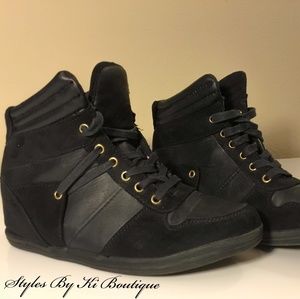 Women's Black Shoes
